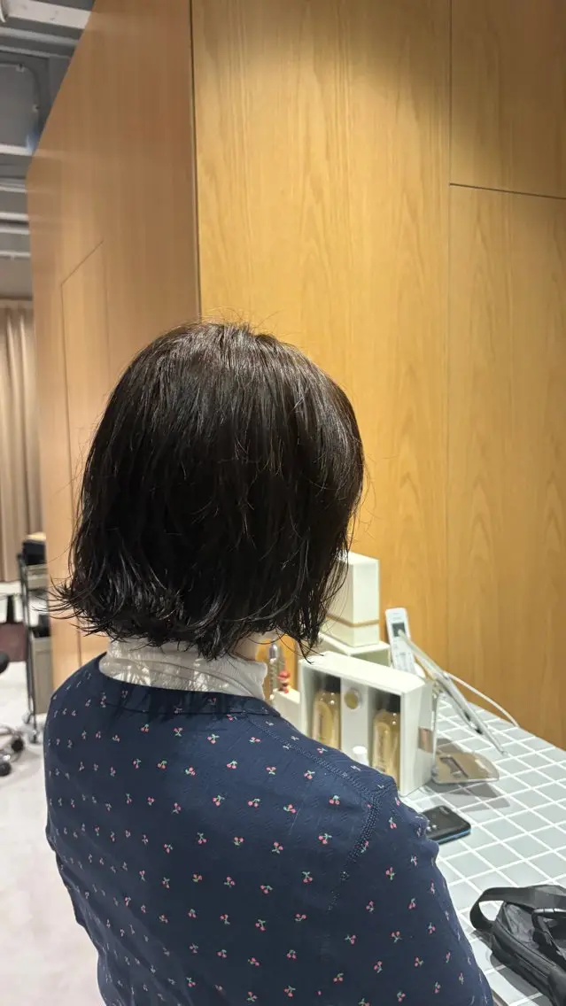 ショート ヘアカラー 井山 葵のヘアスタイル