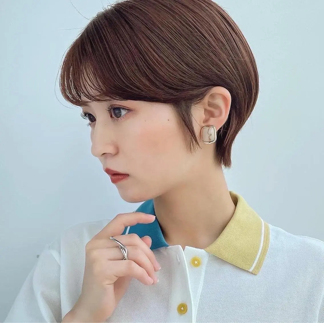 ショート カラー ブラウンカラー ココアブラウン ショートヘア レイヤーカット/透 明感カラー/西田祐賀のヘアスタイル
