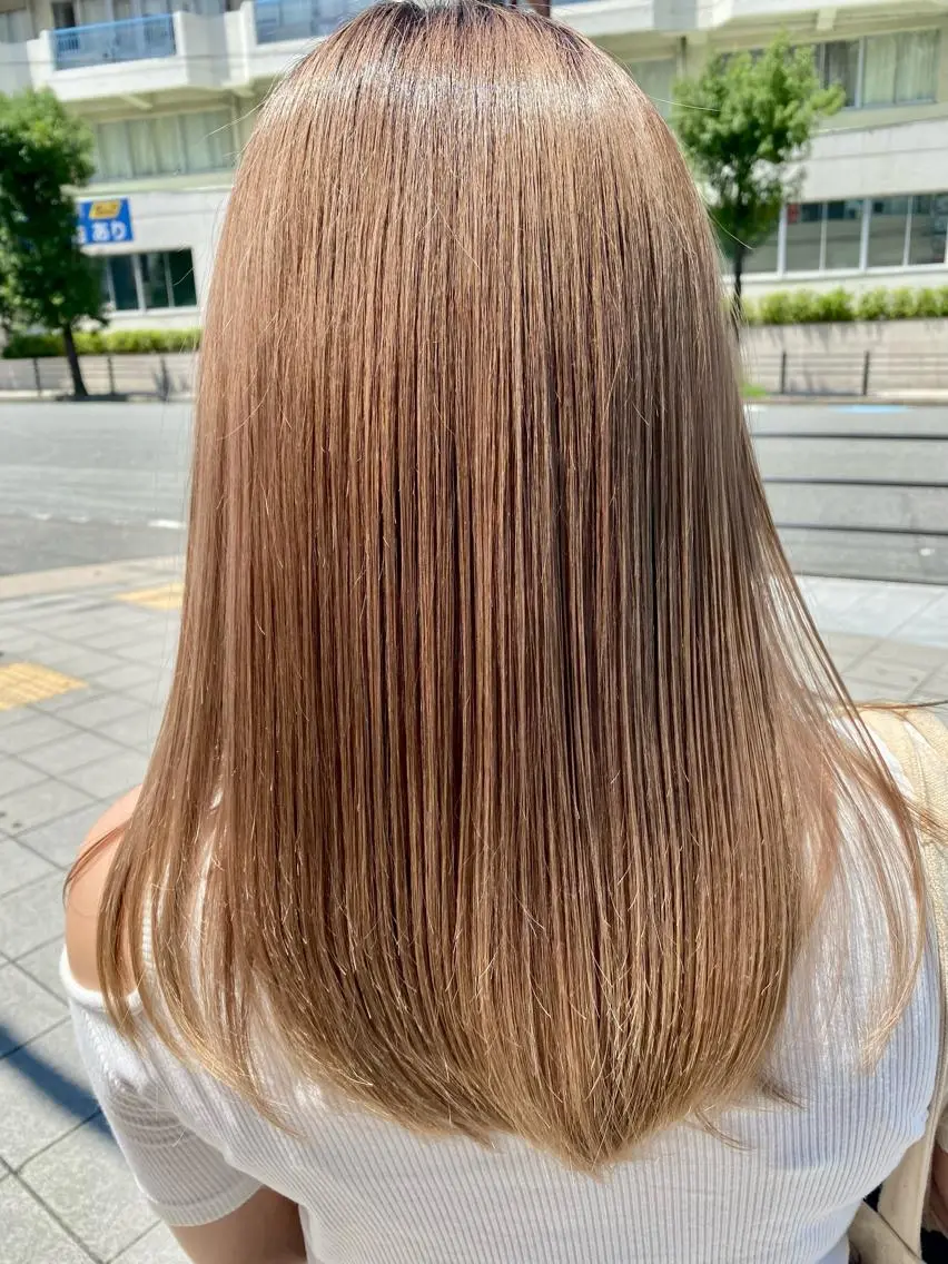 カット＋ブリーチ＋透明感カラー＋ケアトリートメントの写真