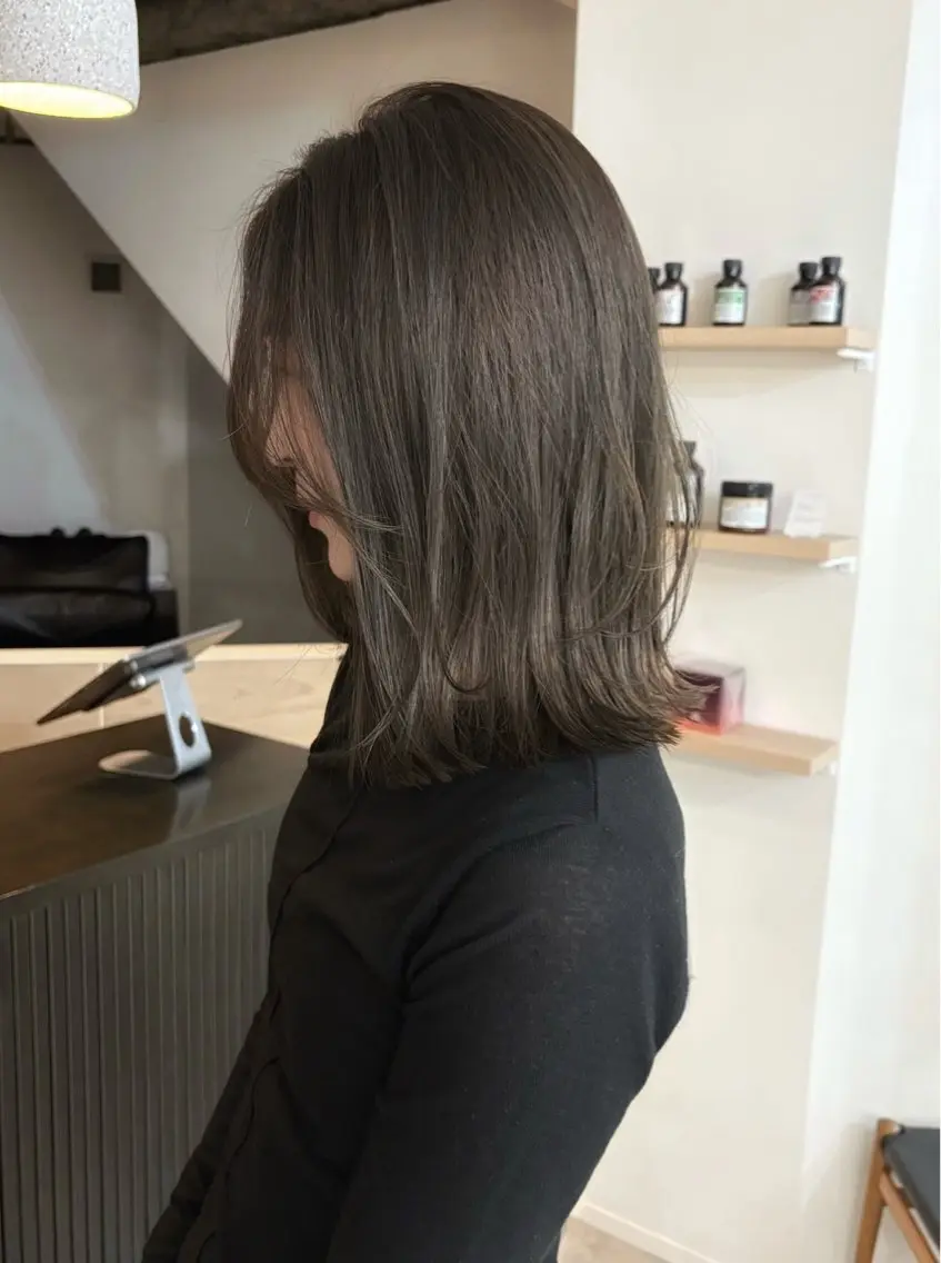 ミディアム 稲毛田 楓のヘアスタイル
