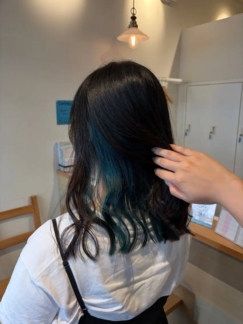 カラー カット ヘアカラー トリートメント 荒井 茉凜のヘアスタイル