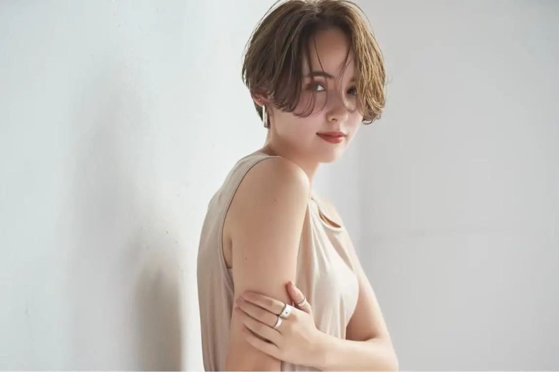 ショート カラー ヘアアレンジ ブリーチダブルカラー 元町三宮/三ノ宮のヘアスタイル