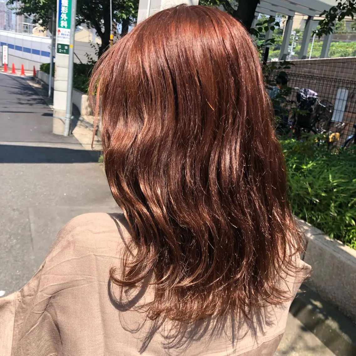 ミディアム カラー パーマ ヘアアレンジ ブリーチ ブラウンカラー ケアカラー グラデーションカラー ハイライトカラー カット ヘアカラー トリートメント 【ツヤ髪美容師】 ツダケイスケのヘアスタイル