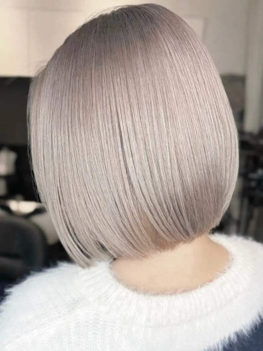 ショート カラー シールエクステ ベージュカラー ブリーチ ダブルカラー ハイトーンカラー カット ヘアカラー ヘアサロンelyts 表参道店のヘアスタイル