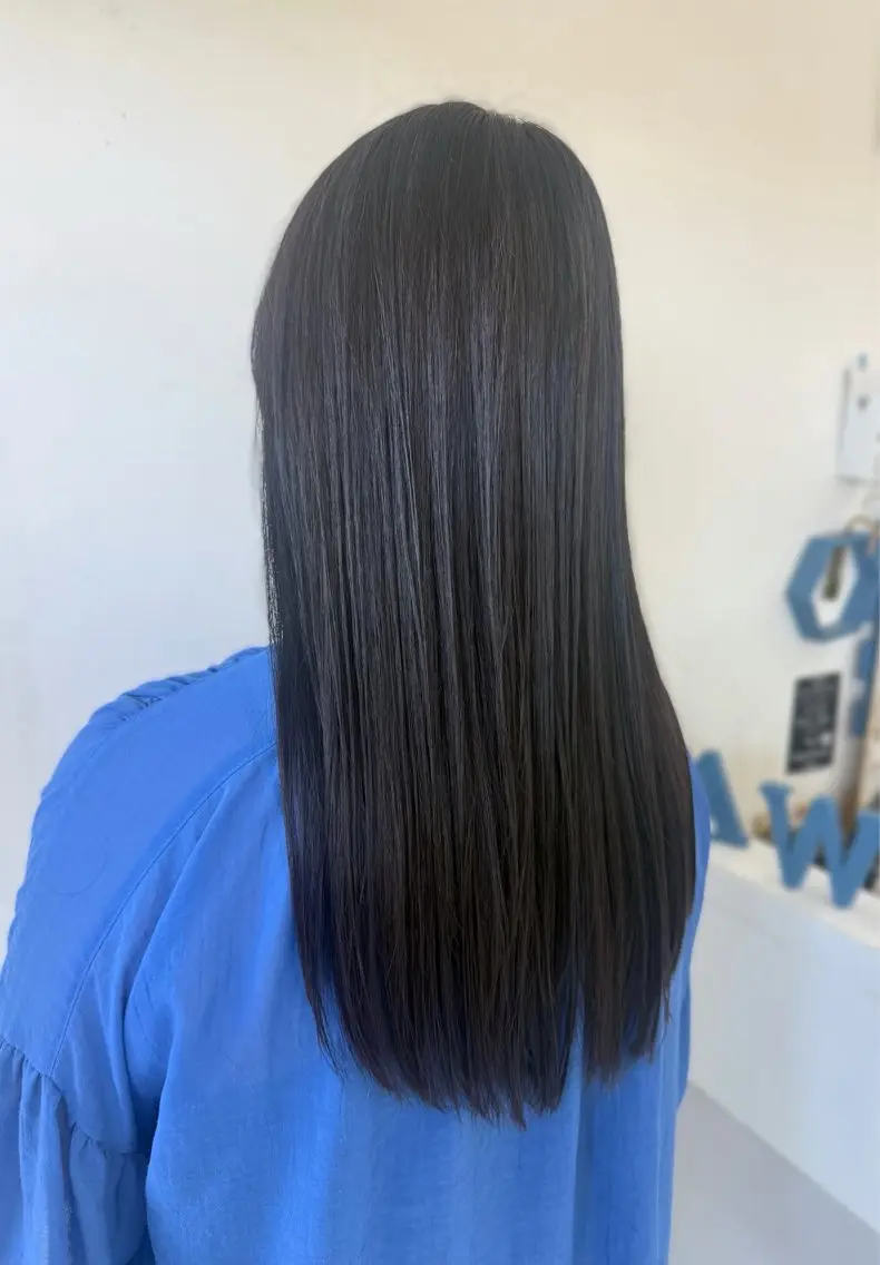 ロング アッシュ ハイライト アダニヤ ナツキのヘアスタイル