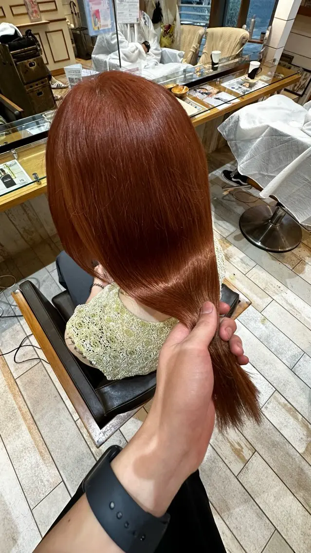 ミディアム カラー ミディアムパーマ ブリーチ オレンジ ヘアカラー fifth原宿 宮部蓮のヘアスタイル