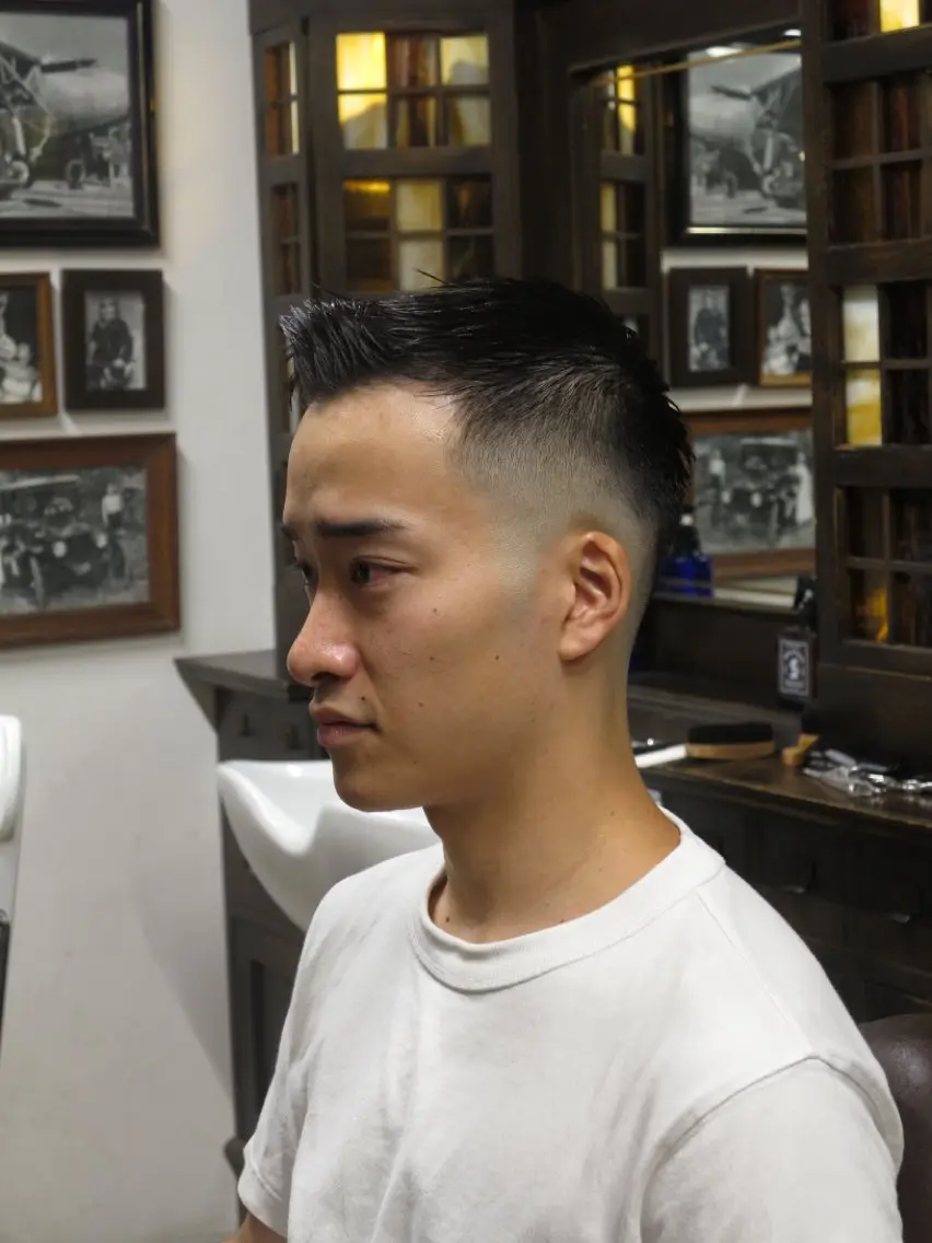 メンズ イ センウのヘアスタイル