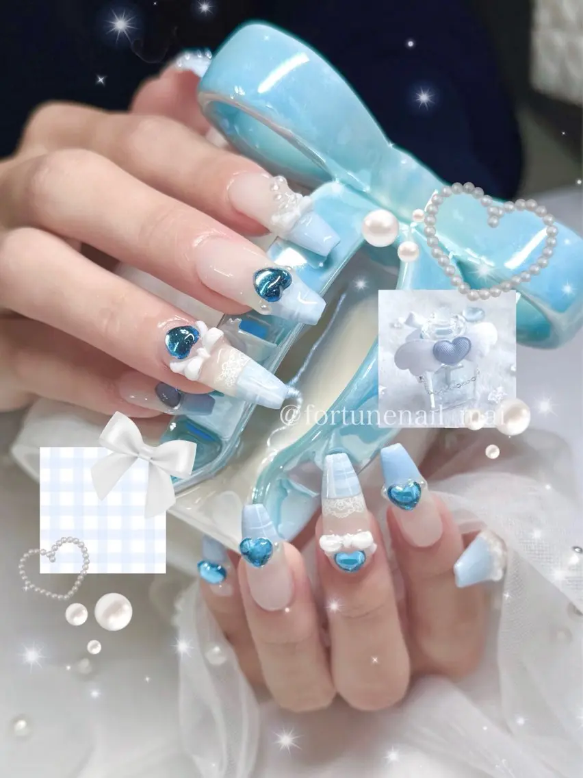 ネイル 水色 ハンドネイル フットネイル 🎀Mai 🎀のネイルデザイン