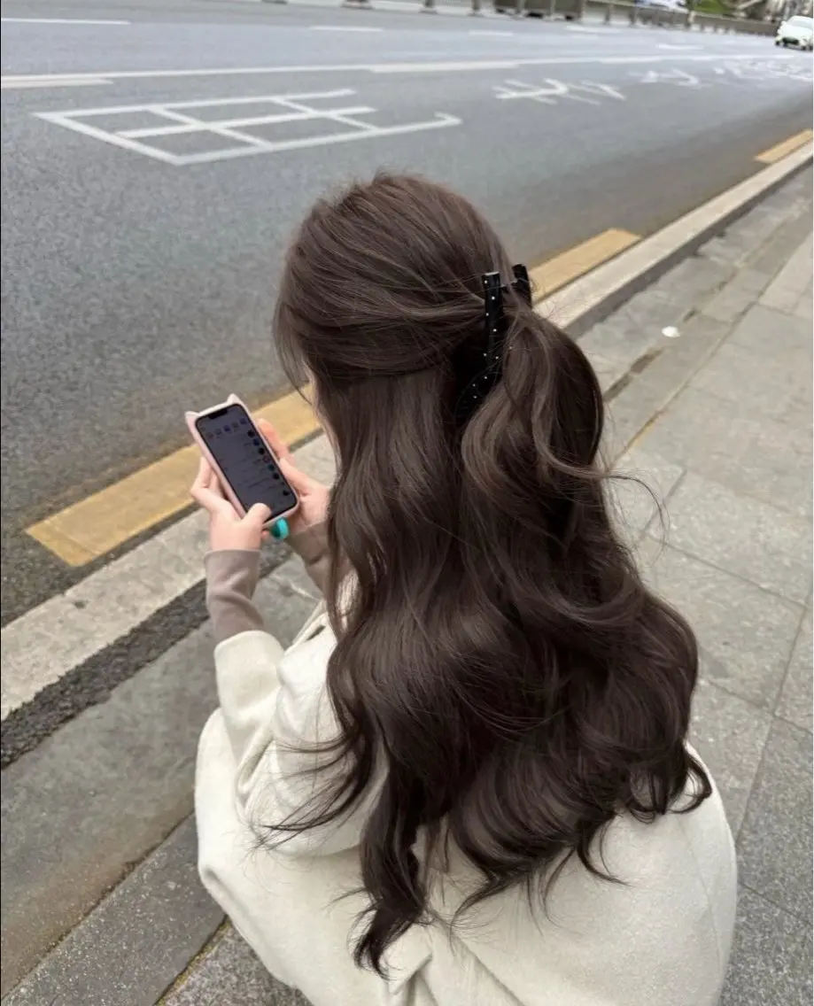 ロング カラー ヘアアレンジ 透明感カラー ヘアカラー トリートメント ヘアセット 垢抜け透明感 カラー🪽ྀི🤎のヘアスタイル