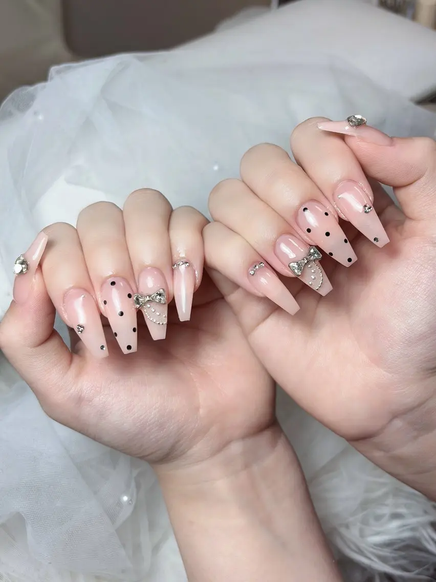 ネイル チークネイル ドット フレンチネイル グラデーション ハート ハンドネイル Julli NailStudioのネイルデザイン