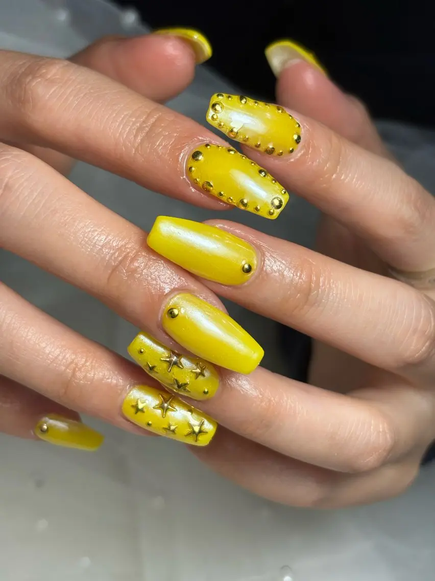 ネイル ハンドネイル フットネイル ✴︎ Delightのネイルデザイン