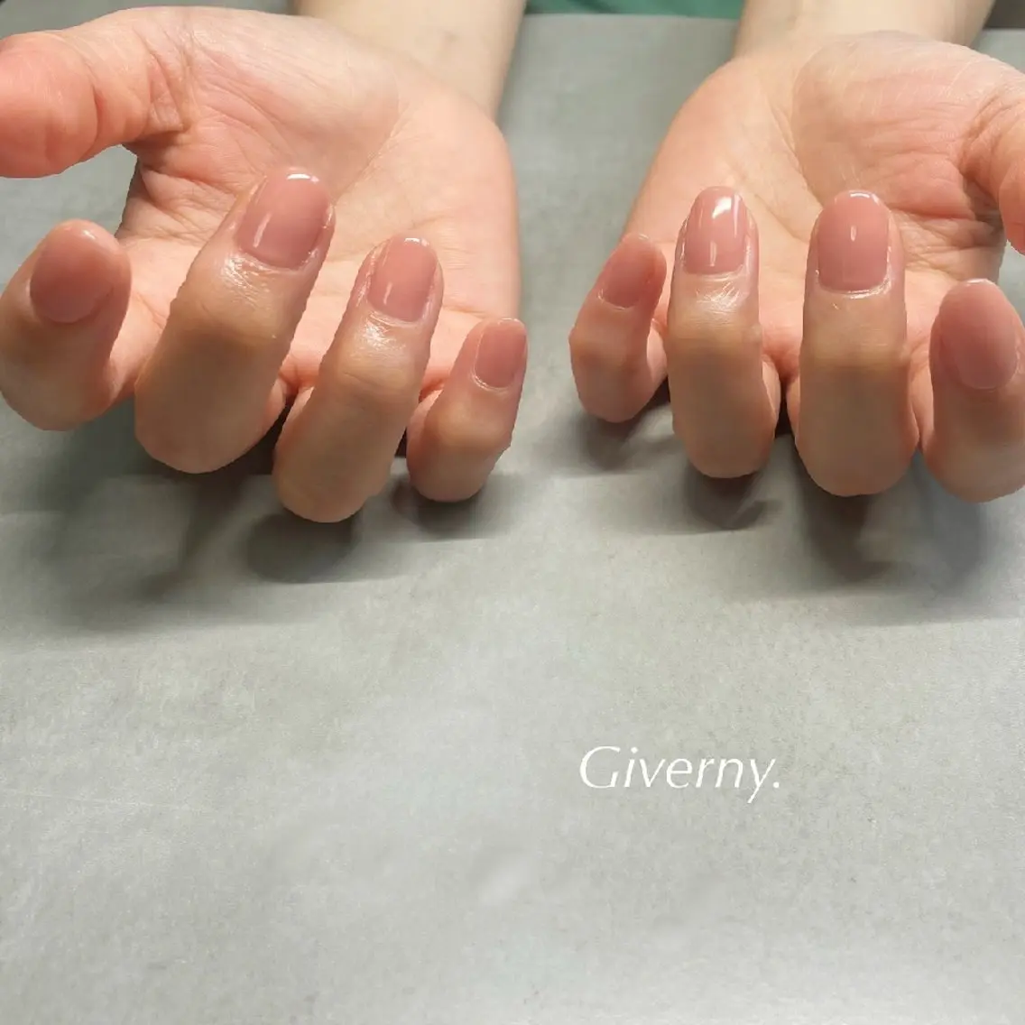 ネイル オフィスネイル ワンカラーネイル シンプルネイル ハンドネイル Giverny .のネイルデザイン