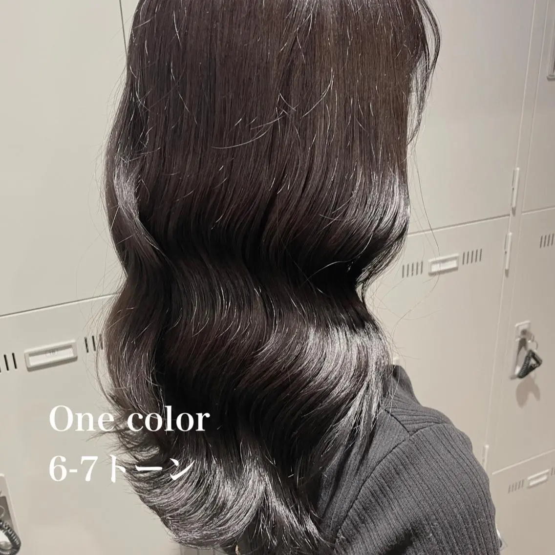 セミロング カラー 抜け感レイヤー︴ ニュアンスカラーのヘアスタイル