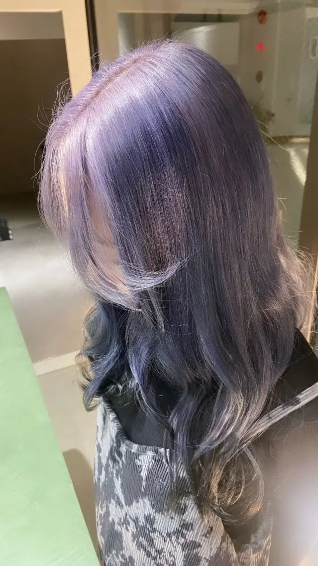 ロング カラー 黒髪 デザインカラー グラデーションカラー ラベンダーカラー 艶髪矯正|ダイオウ シュナのヘアスタイル