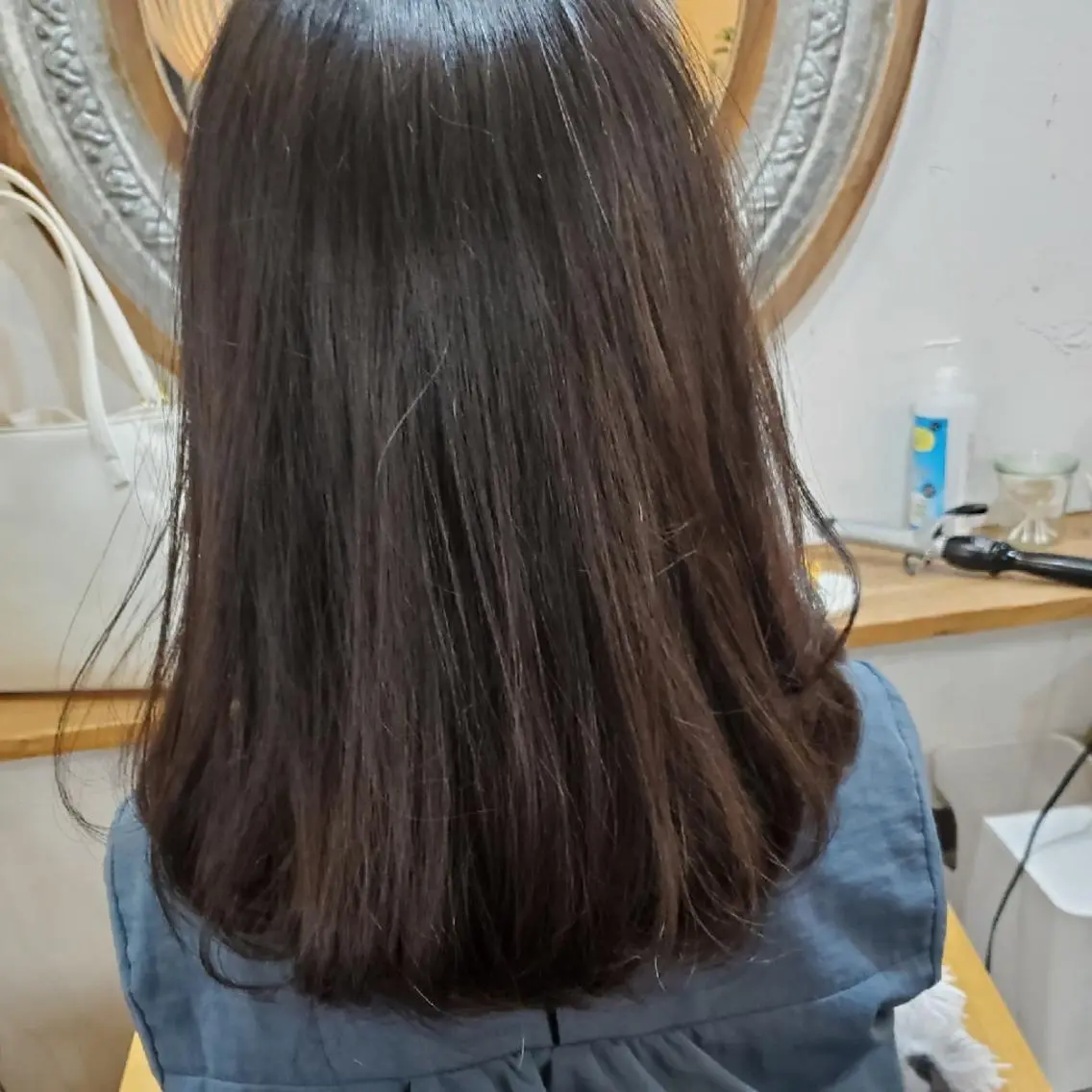 セミロング カラー セミロングパーマ バレイヤージュ ベージュカラー 黒髪 ブルーカラー カット ヘアカラー 縮毛矯正 トリートメント 韓国レイヤー柔らかい 地毛風縮毛矯正/マツのヘアスタイル