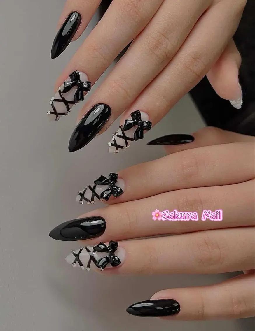 ネイル アートネイル オーロラネイル ボルドー チークネイル フレンチネイル ハンドネイル Sakura Nail Salonのネイルデザイン