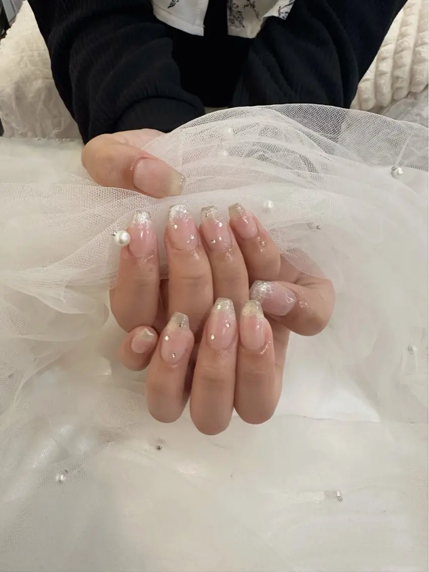 ネイル チークネイル マグネットネイル ハンドネイル sara : salon ELVIのネイルデザイン