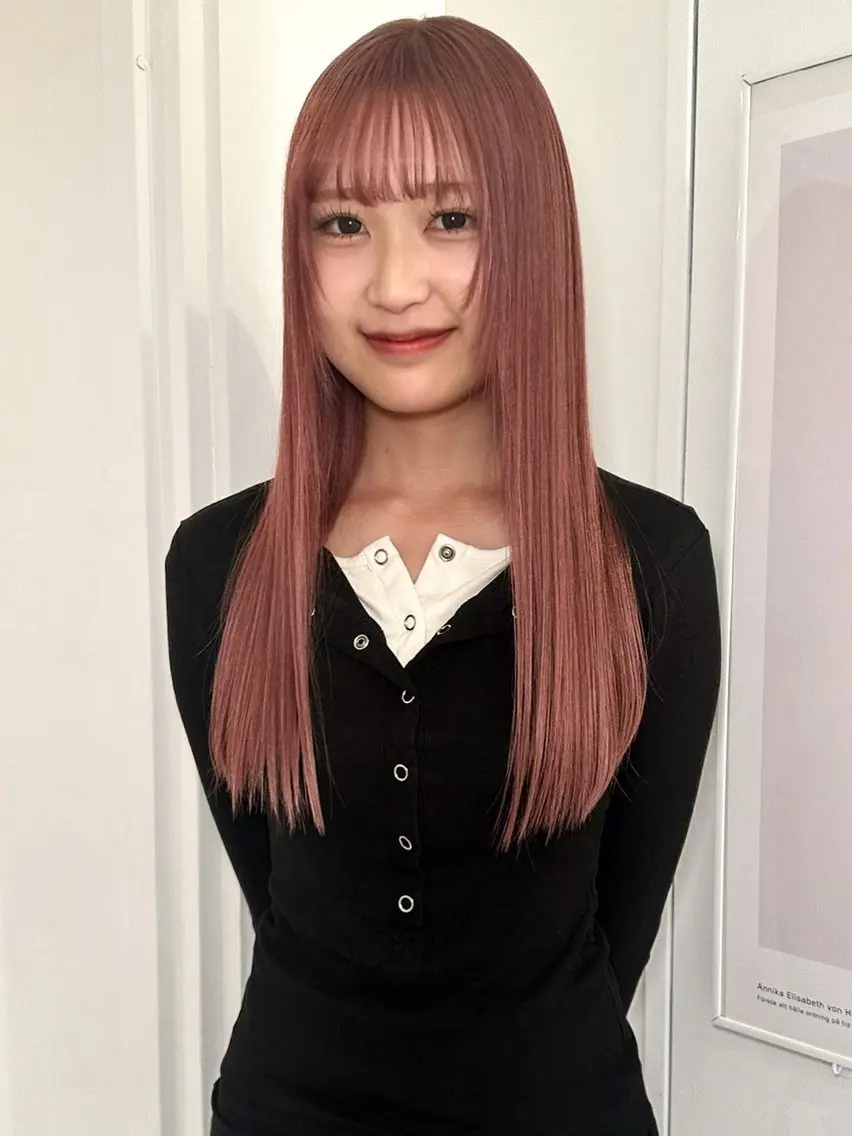 ロング カラー ベージュカラー ピンクカラー ピンクベージュ 磯　亜由香🌼 ブリーチ/ボブカットのヘアスタイル