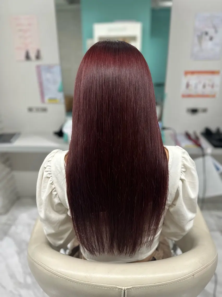 ロング カラー ヘアカラー トリートメント LUPI byLee MIUのヘアスタイル