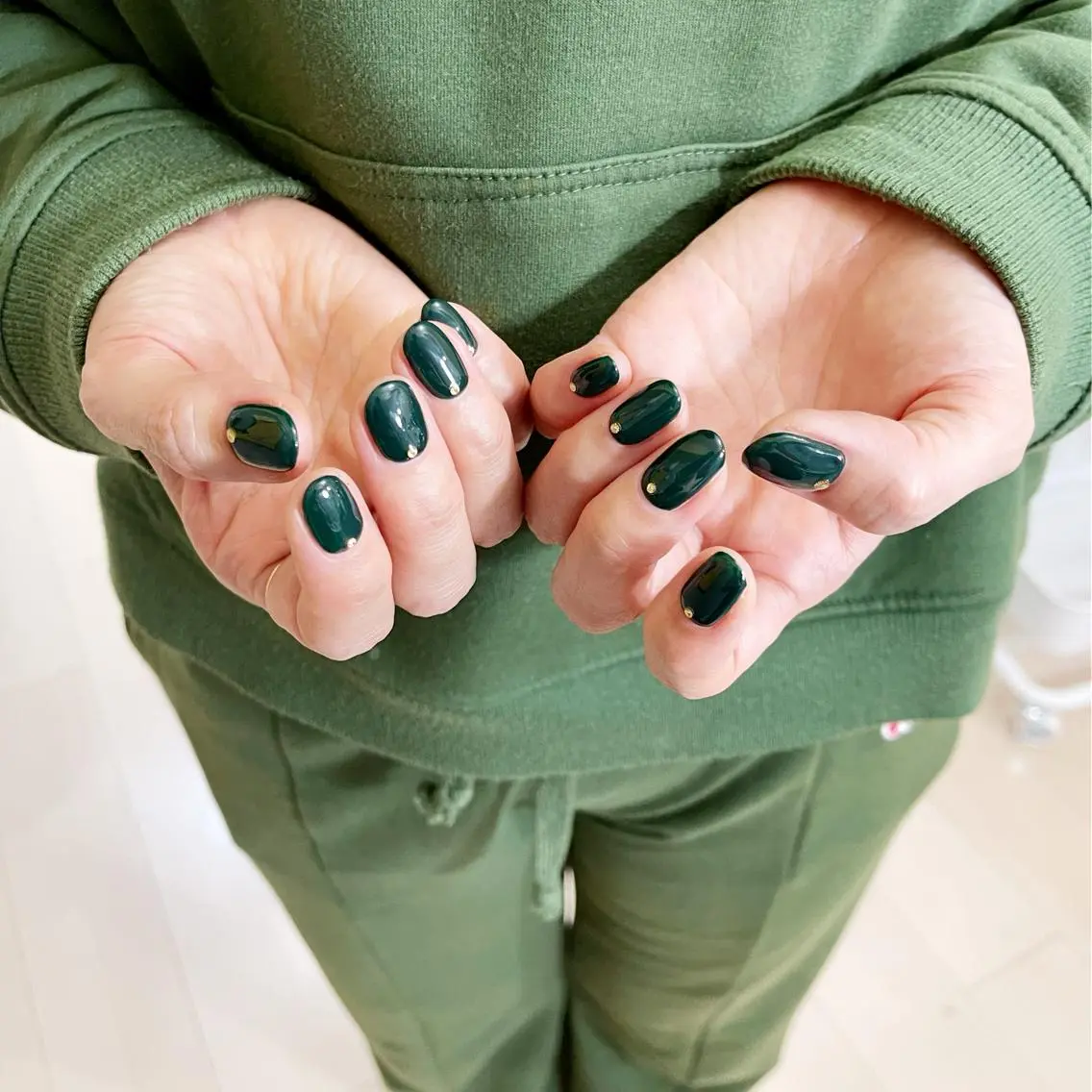 ネイル アートネイル ジェルネイル グリーン キラキラネイル 韓国ネイル Y nail なんば堀江店のネイルデザイン