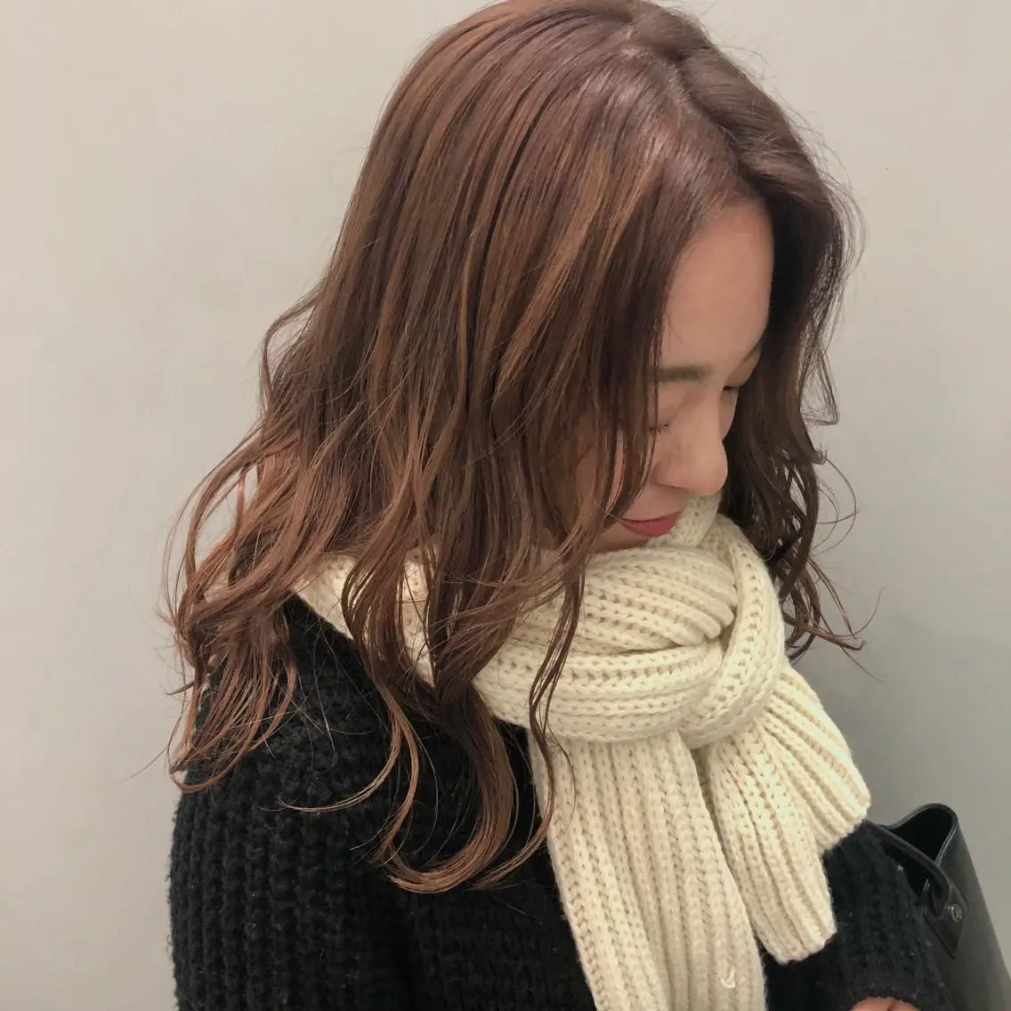 ロング カラー ベージュカラー ブリーチ 柏木 彩花のヘアスタイル