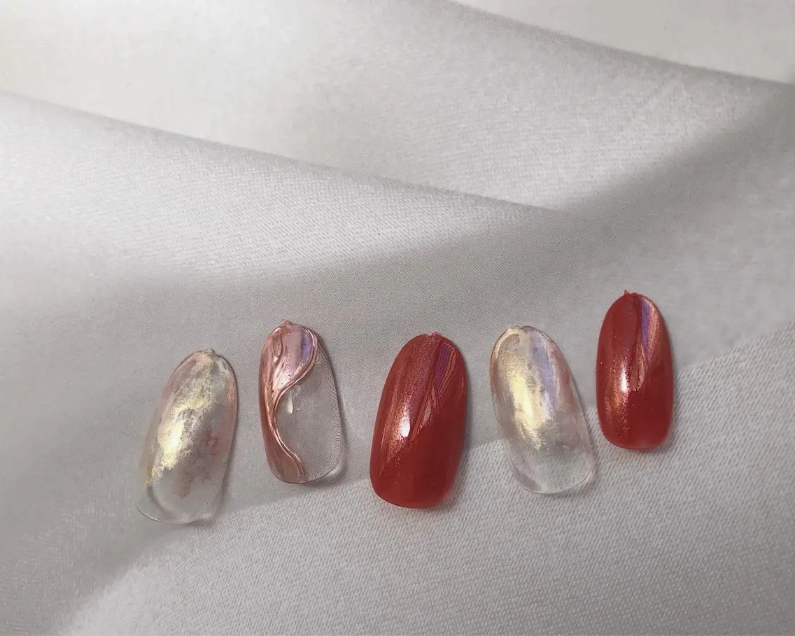 ネイル ミラーネイル ピンク 赤色 ハンドネイル saki_ nail heronのネイルデザイン