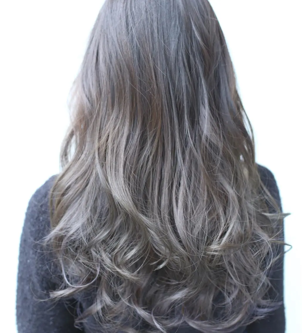 ロング カラー グラデーションカラー グレージュ カット ヘアカラー ブレス渡辺 康介のヘアスタイル