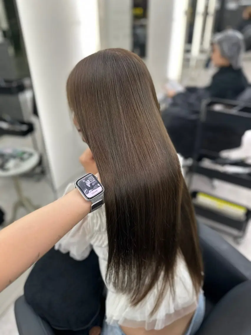 ロング カラー ブラウンカラー オリーブブラウン ヘアカラー トリートメント 縮毛矯正/艶カラー /髪質改善/なんばのヘアスタイル