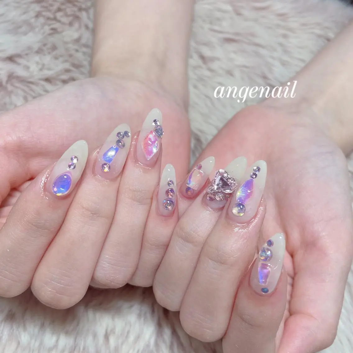 ネイル ハンドネイル オーナーネイリスト MAKIのネイルデザイン