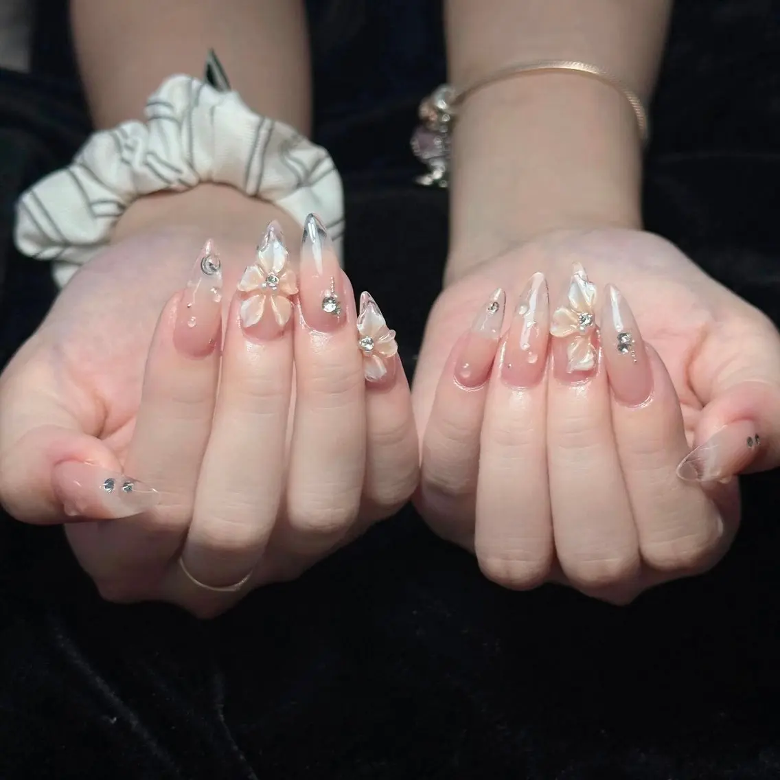 ネイル アートネイル チークネイル ドット フットネイル フレンチネイル ハンドネイル Rina Mika Nailsのネイルデザイン