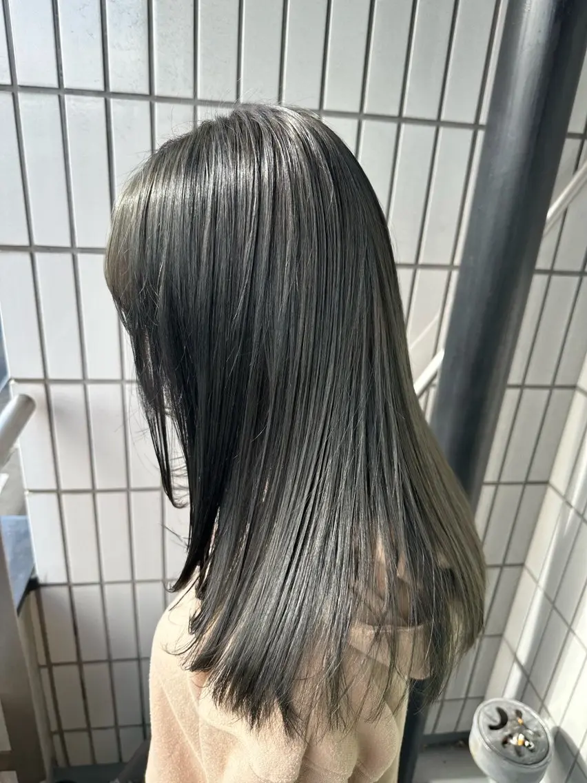 セミロング カラー ブリーチ 透明感カラー ブリーチなしカラー オリーブカラー 髪質改善 ブリーチ/ハイトーン ⚗️HARUKAのヘアスタイル