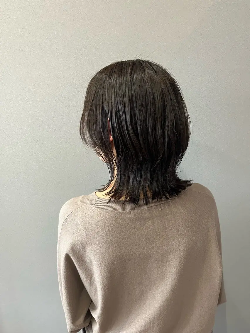 ミディアム ウルフカット カット GeeNY / Reikaのヘアスタイル