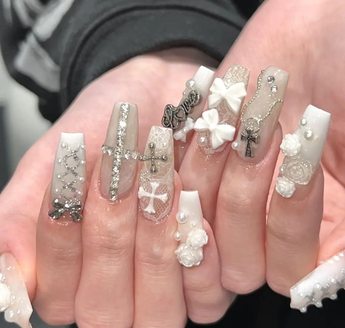 ネイル ハンドネイル Luna Nailsのネイルデザイン