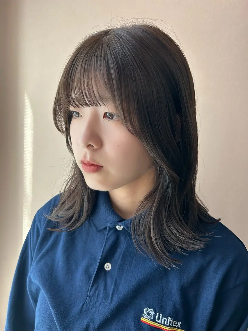 セミロング カラー ブリーチ 透明感カラー グレージュ ブリーチなしカラー hubhair レイヤー/透明感のヘアスタイル