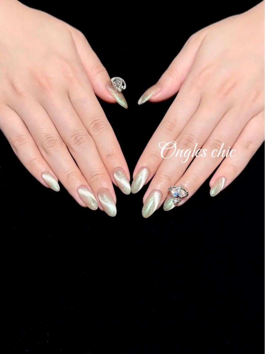ネイル ハンドネイル ハンドケア ongles chicのネイルデザイン