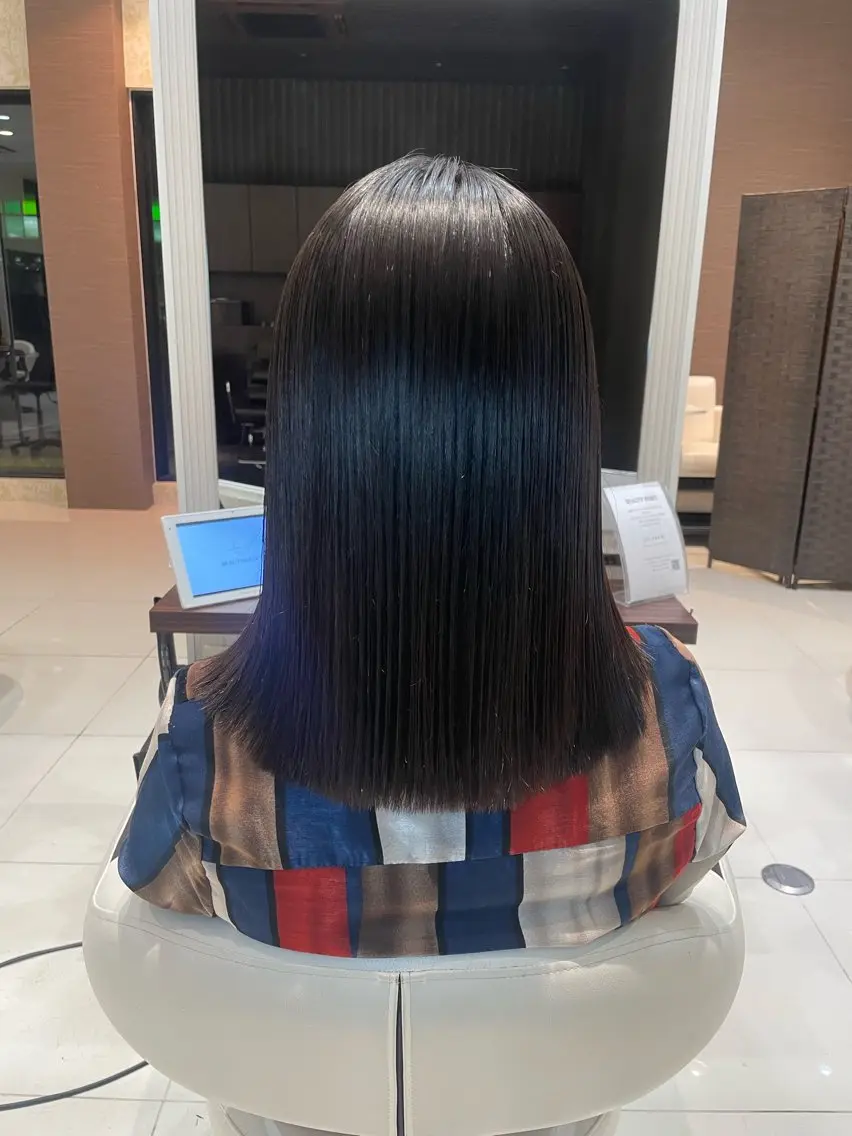 セミロング 傷んだ髪をサラサラに 曲がる縮毛矯正◎高岡のヘアスタイル