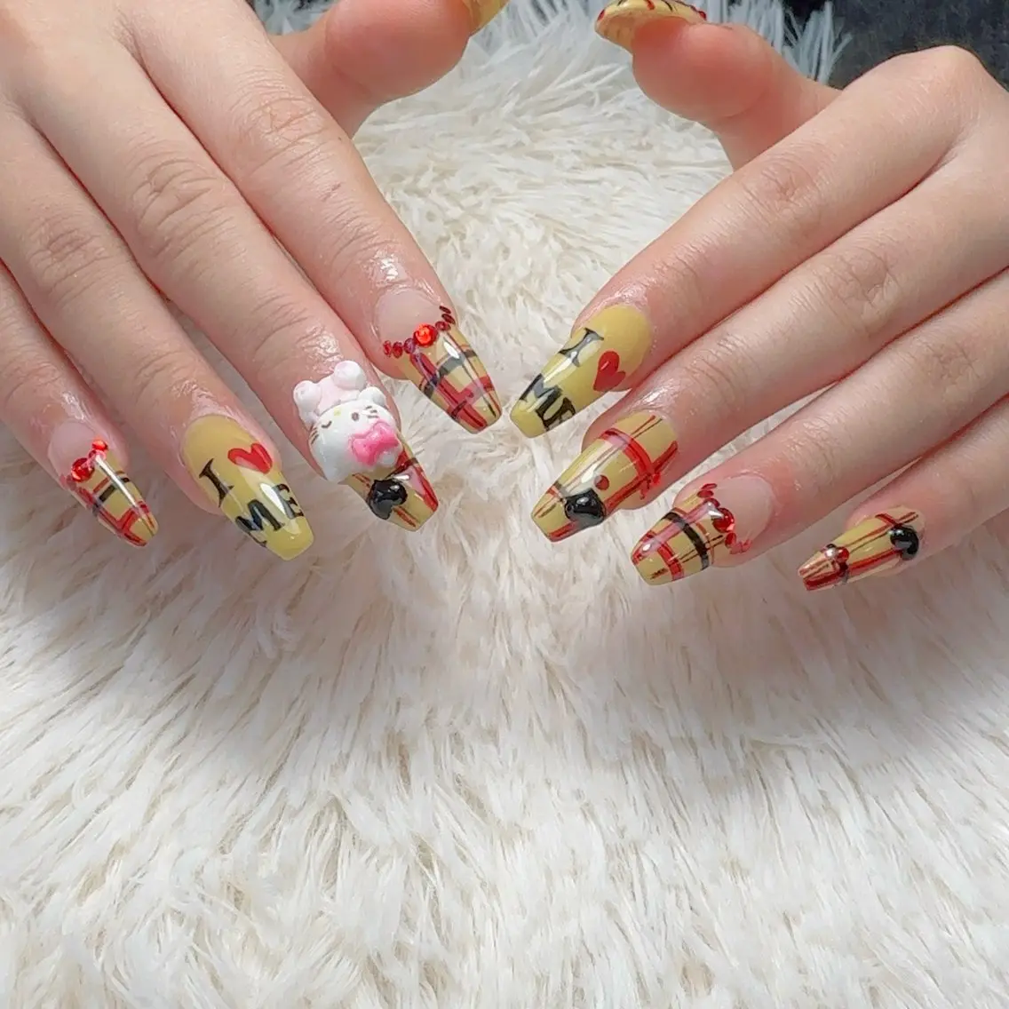 ロング ハンドネイル フットネイル ネイル&エステ asukaのネイルデザイン