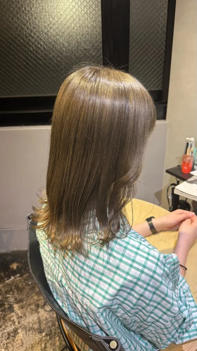 ミディアム カラー ベージュカラー オリーブベージュ カット ヘアカラー トリートメント 透明感カラー/パーマ 🌀アオノのヘアスタイル