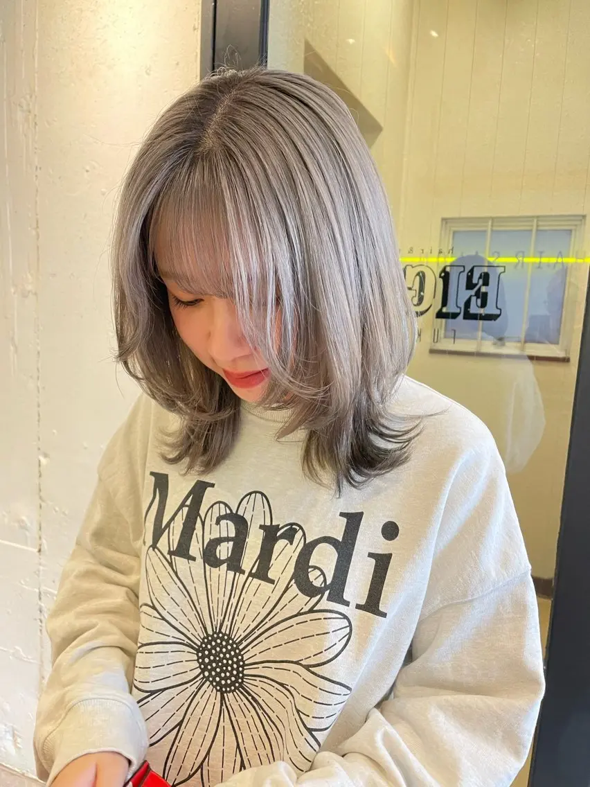 ミディアム カラー ヘアカラー hisano / ハイトーン・透明感のヘアスタイル