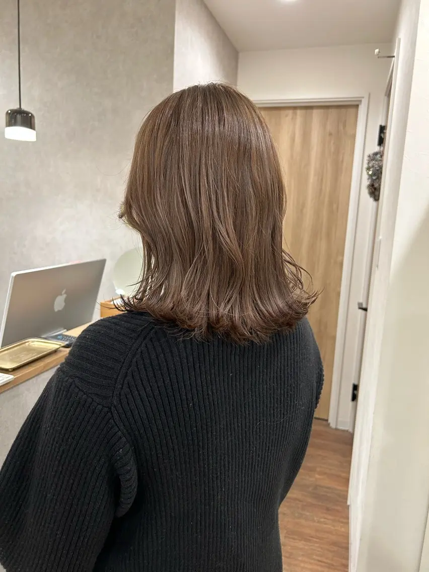 セミロング カラー ブリーチ ケアブリーチ ダブルカラー グレージュ ハイライトカラー カット ヘアカラー ボブ/ハイトーン 福生Radix 下田のヘアスタイル