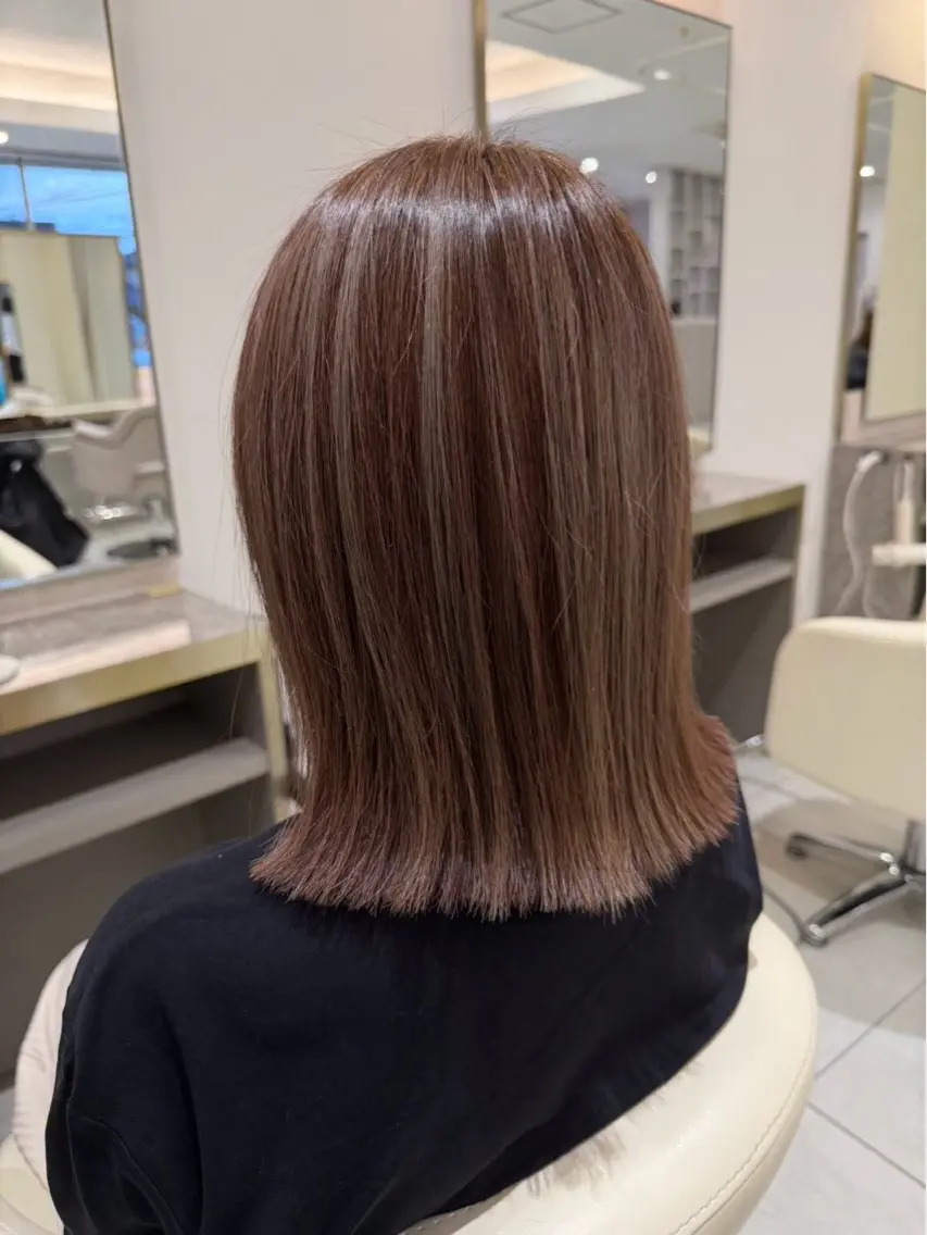 白髪ぼかしハイライト➕アドミオヘアカラー➕トリートメント➕カット💇♀️の写真