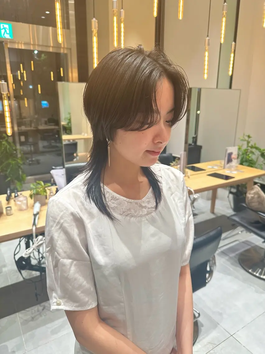 セミロング カラー カット ヘアカラー トリートメント ヘッドスパ ヘアセット ミオ💎ショート 透ける暗髪のヘアスタイル