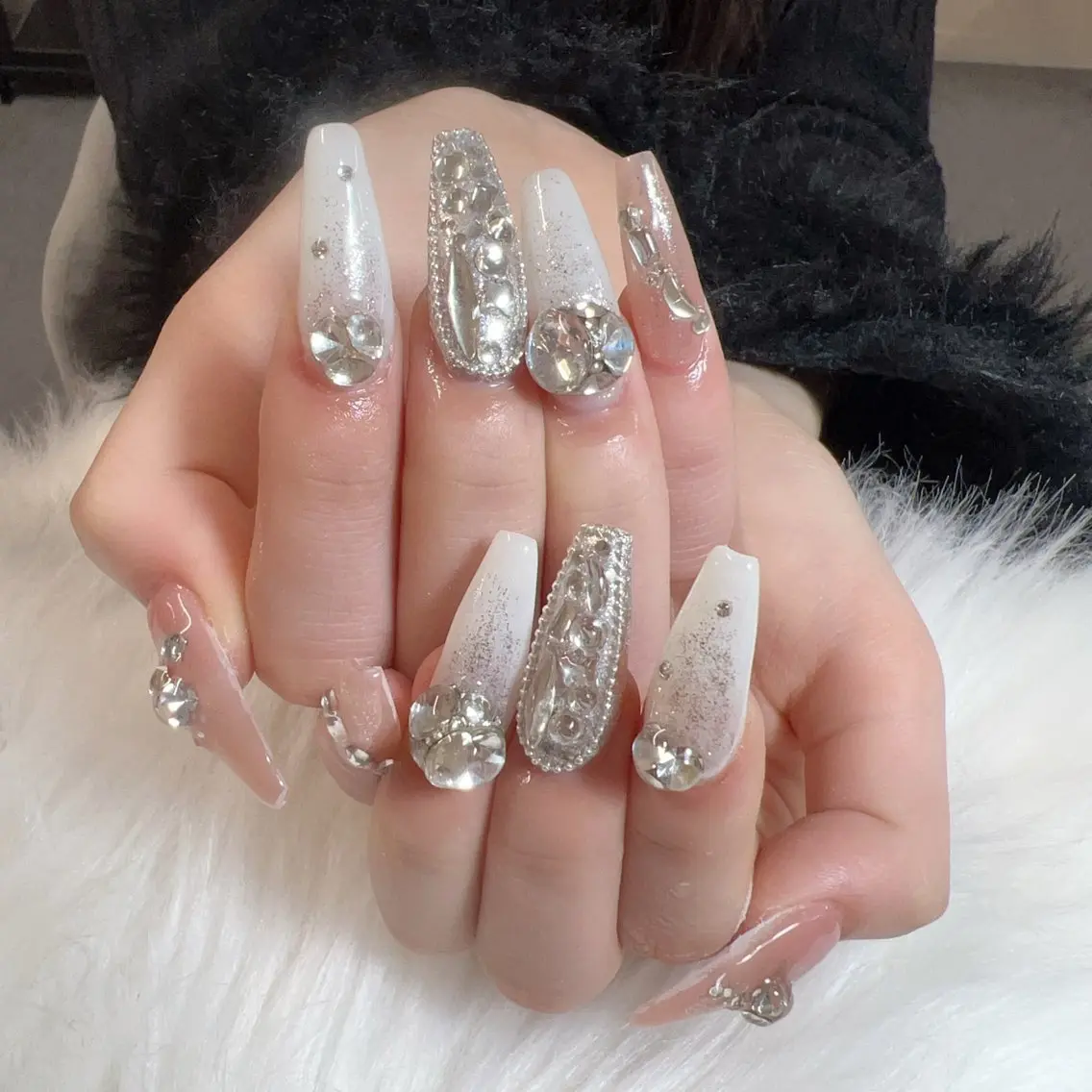 ネイル ハンドネイル 🦢Ella💌 長さだし専門店☁️のネイルデザイン