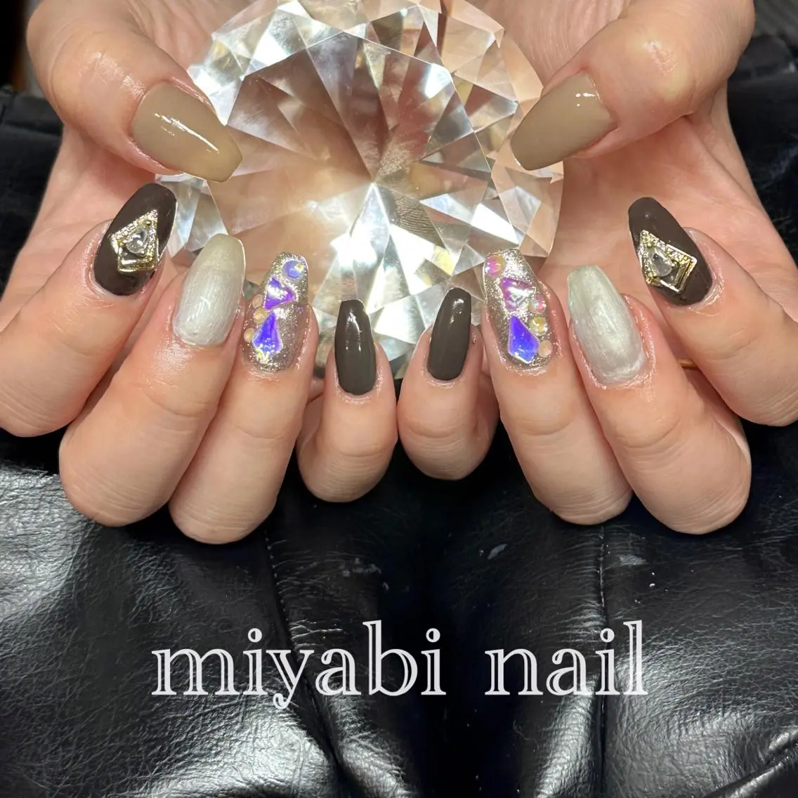 ネイル オーロラネイル ブラウン キラキラネイル 持ち込み 春ネイル ハンドネイル miyabi nail 桂川駅近くのネイルデザイン