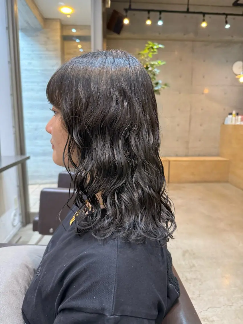 ミディアム カット パーマ 🇺🇸朝5分で簡単 海外風パーマ🇺🇸のヘアスタイル