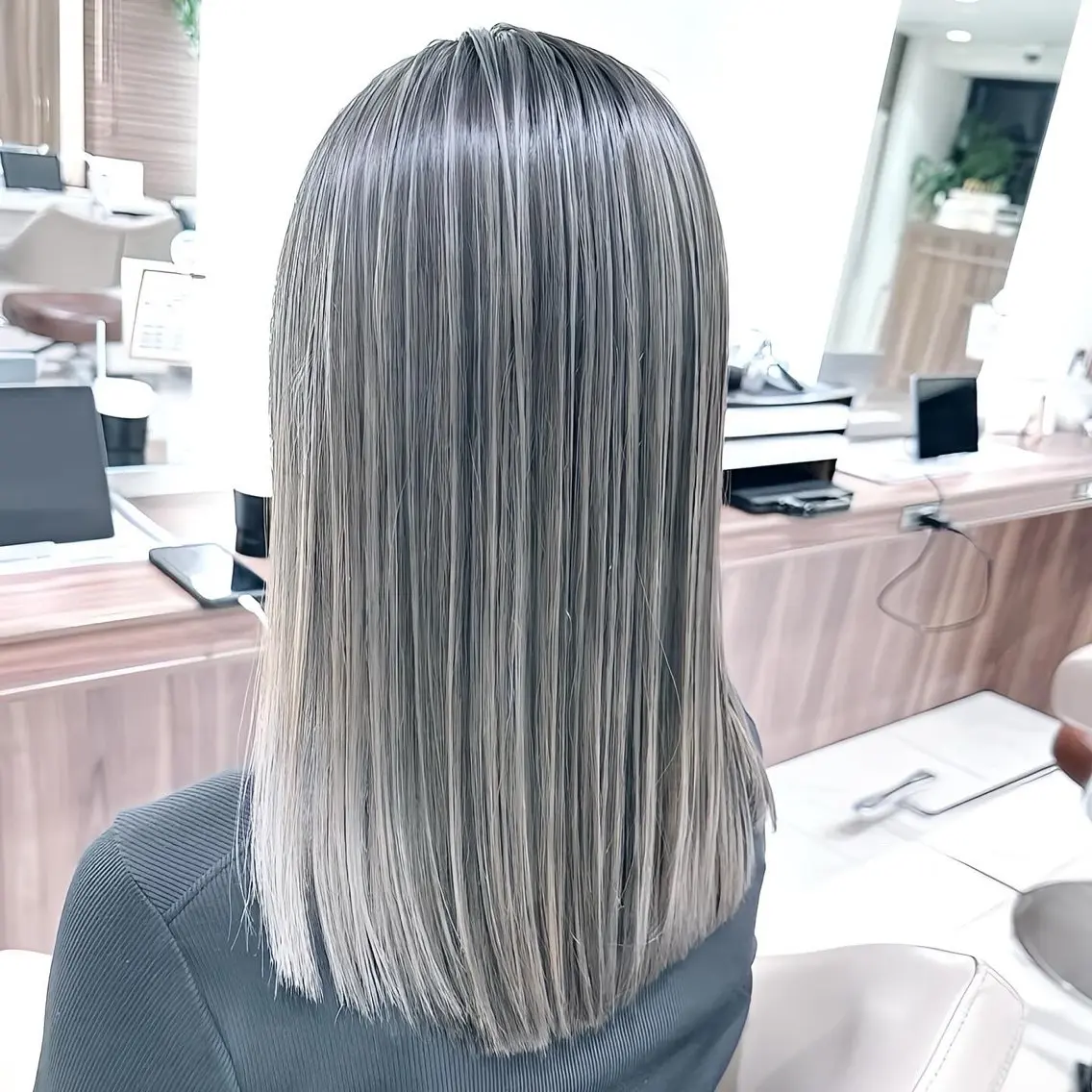 【ブリーチなしバレイヤージュカラー】海外風バレイヤージュカラー＋カットの写真