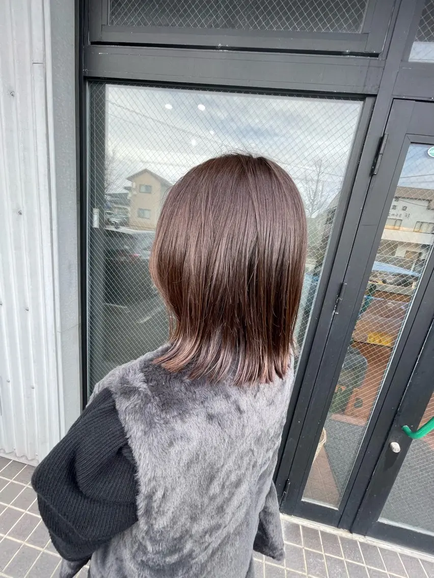 ミディアム カラー 切りっぱなしボブ ブリーチ グレージュ ブリーチなしカラー ボブ カット ヘアカラー N°Elune RINNAのヘアスタイル