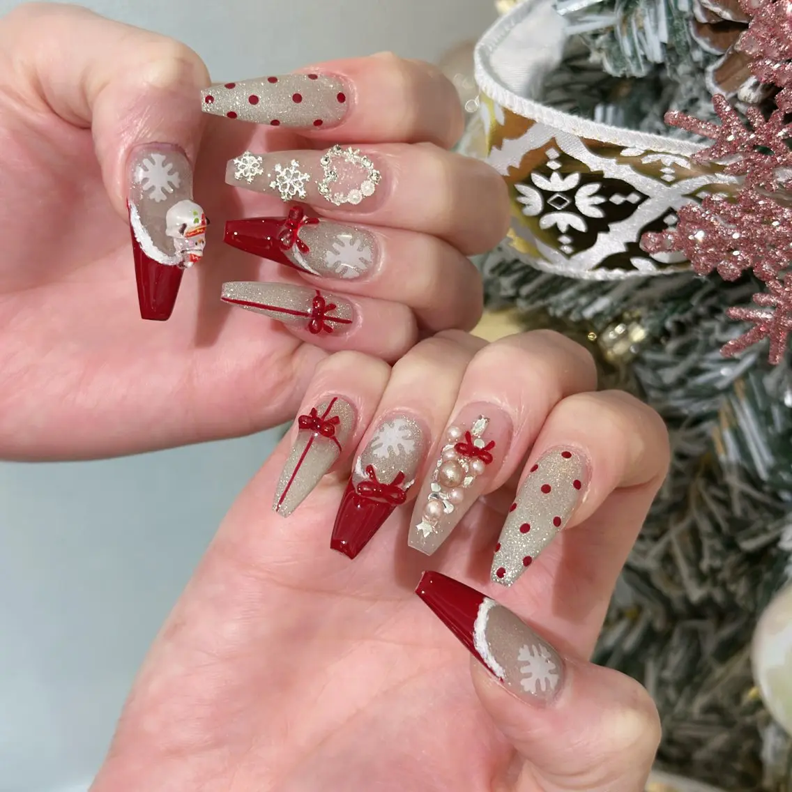 ネイル オーロラネイル ボルドー ブラウン 氷ネイル・うるうるネイル キラキラネイル ハンドネイル Julli NailStudioのネイルデザイン