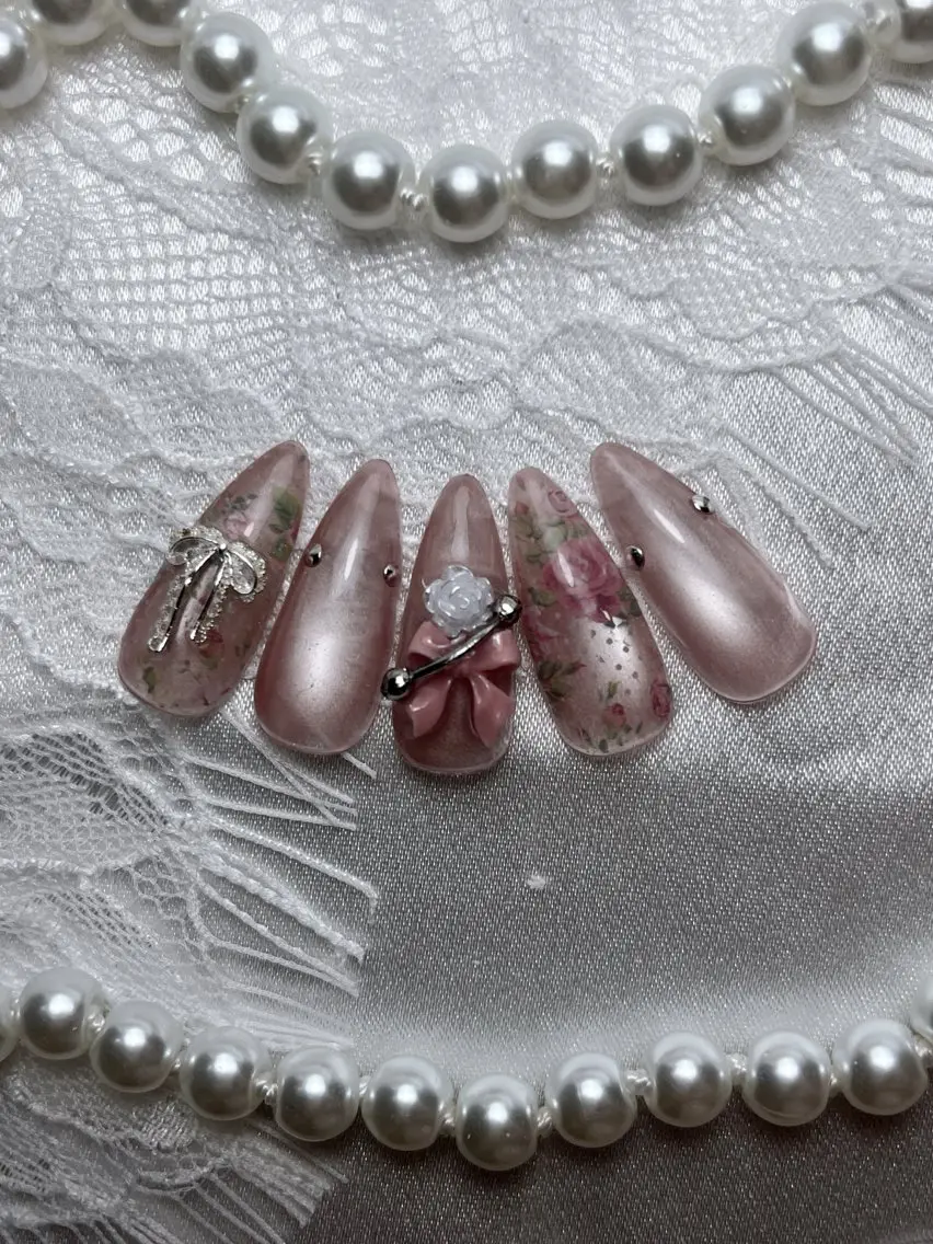 ネイル ガーリー ワンホンネイル ハンドネイル Swan Nailのネイルデザイン