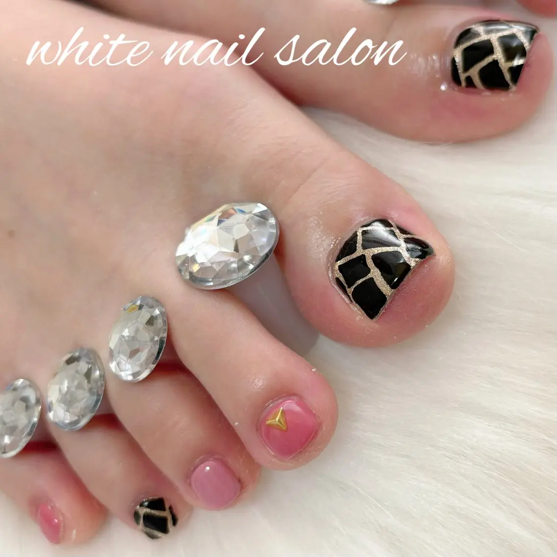 ネイル ホワイト フットネイル white nail salonのネイルデザイン